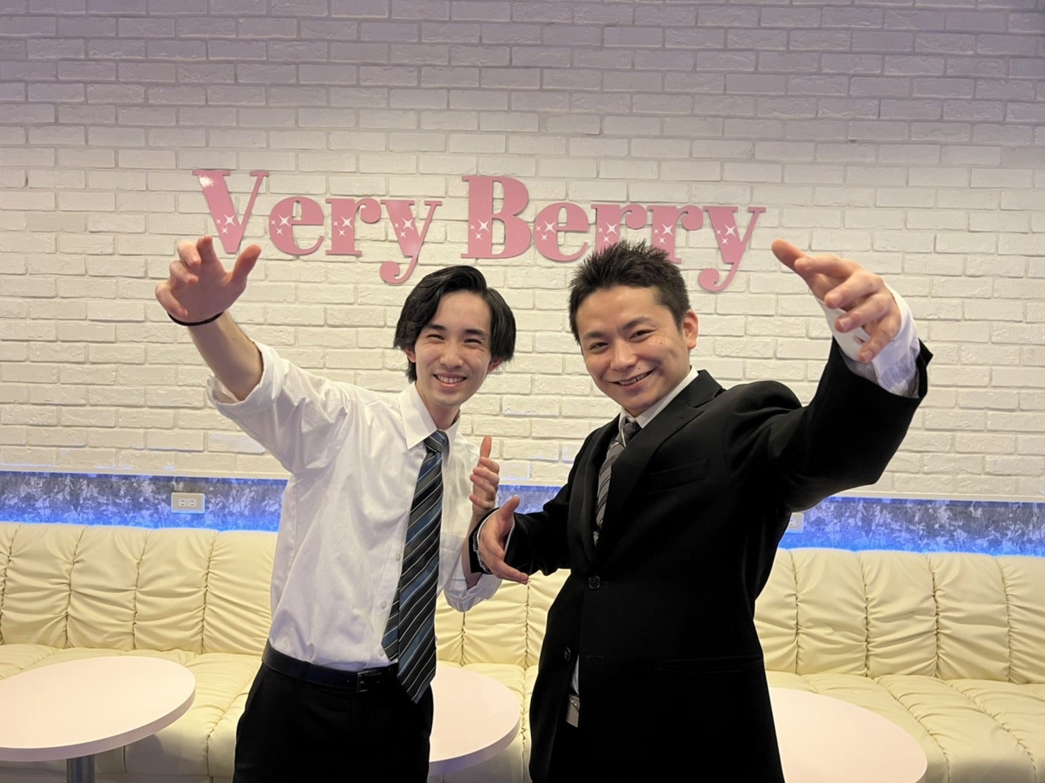 制服ラウンジ Very Berry ～ベリーベリー～【未経験大歓迎】のアルバイト・パート・他の求人情報｜バイトルで仕事探し(No.130749741)