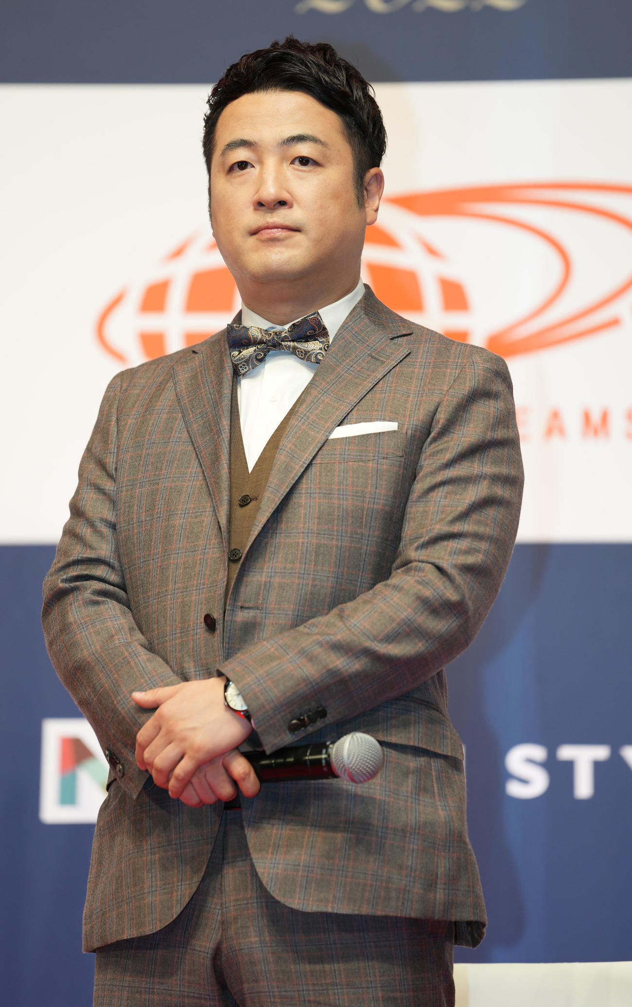 和牛水田が望月芹名と夫婦コーデ披露、東京メトロ車内広告に - お笑いナタリ