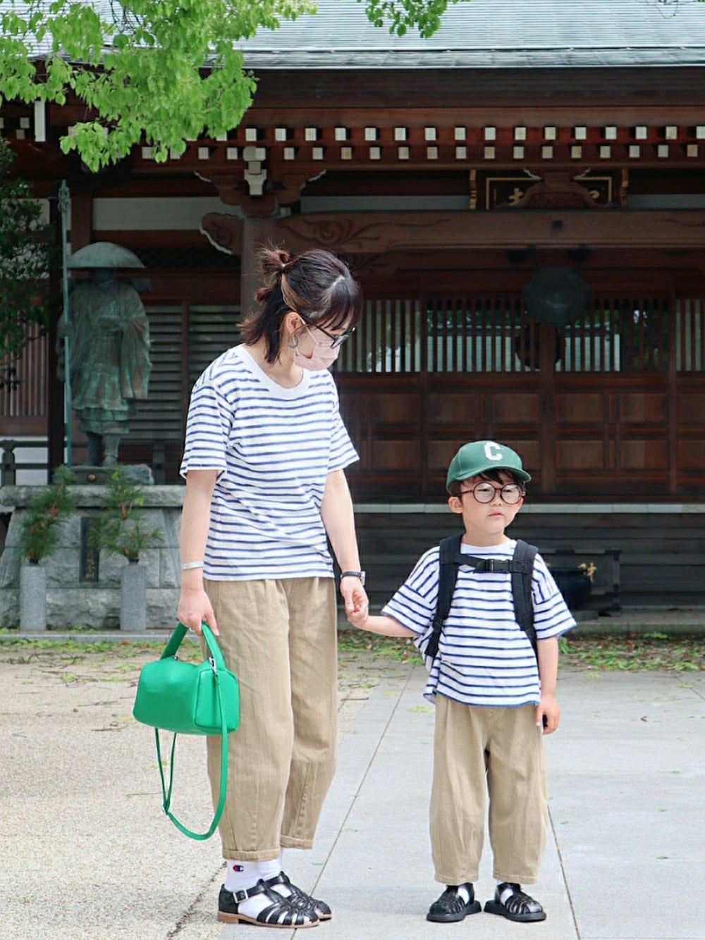 ピクニックに行くまでの道に綺麗な紫陽花💜💙 娘が生まれた季節のお花だからとても好き😌 ． 大好評だった親子リンクコーデはSHEINです🙋‍♀️プチプラ！ 女の子ママ令和4年ベビーママライフママ垢さんと繋がりたい1歳児ママ産後ダイエット