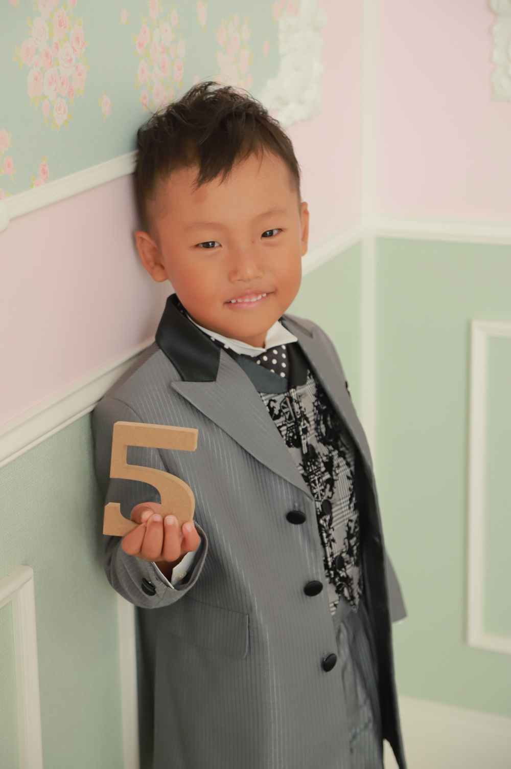 小学生の男の子におすすめの髪型って？かっこいいヘアスタイルを紹介！ - メンズへアスタイル辞典