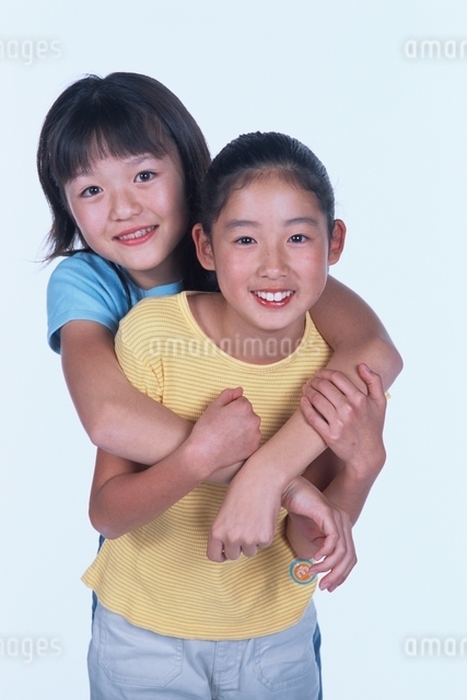 入学 親子 小学生 抱っこの写真素材 - PIXTA