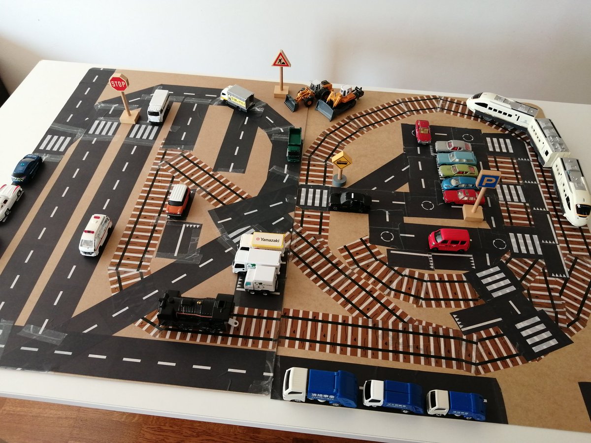 プレイマット、道路をを手作りしよう！子どもの想像力は無限大！イクジラ