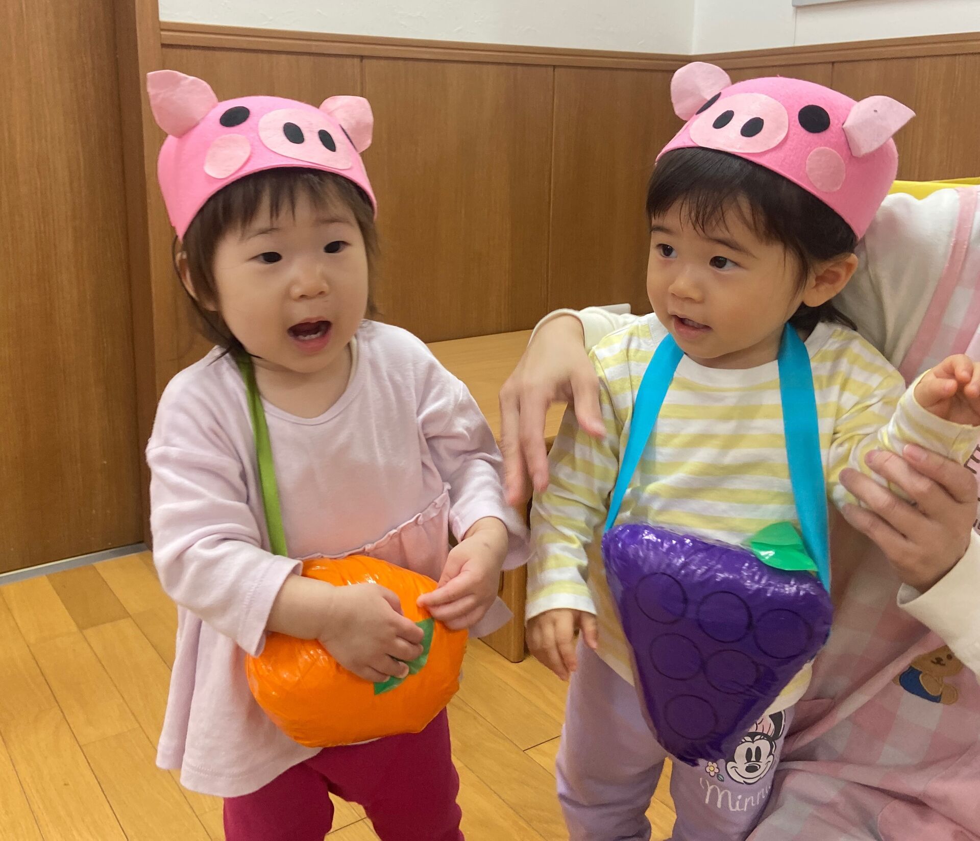 さくらんぼになって遊んだよ！ スイートピー組・2歳児