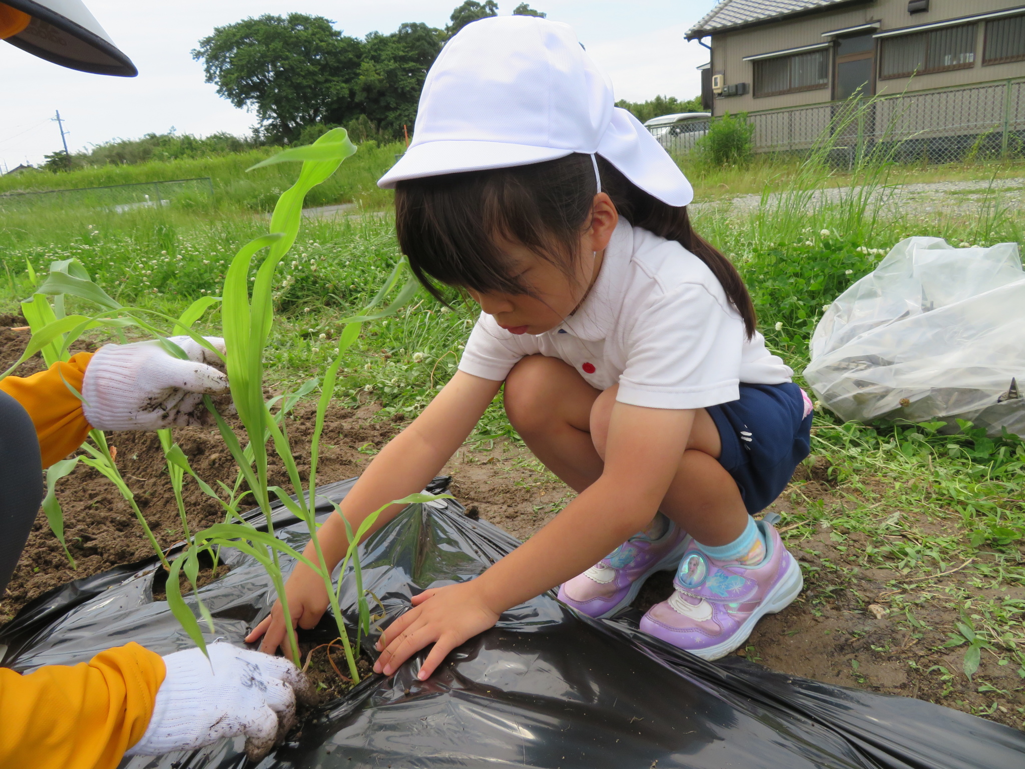 ゆり組 生まれた病院＆ピアスを開けた場所が同じ！共通点が多すぎると話題ｗスタエン