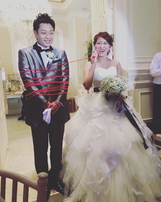 ラブラブな2人を結ぶ「赤い糸」の作り方！100均材料で簡単に作れる前撮りフォトプロップスみんなのウェディングニュース