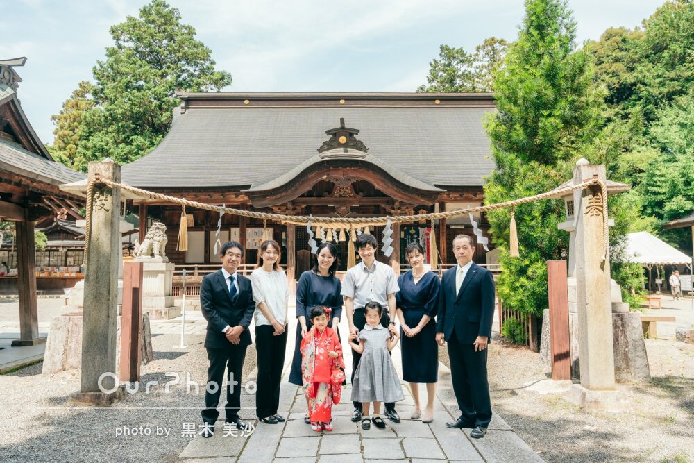 ちょんまげヘアスタイルで颯爽と袴を着こなす男の子の3歳七五三の撮影OurPhoto アワーフォト