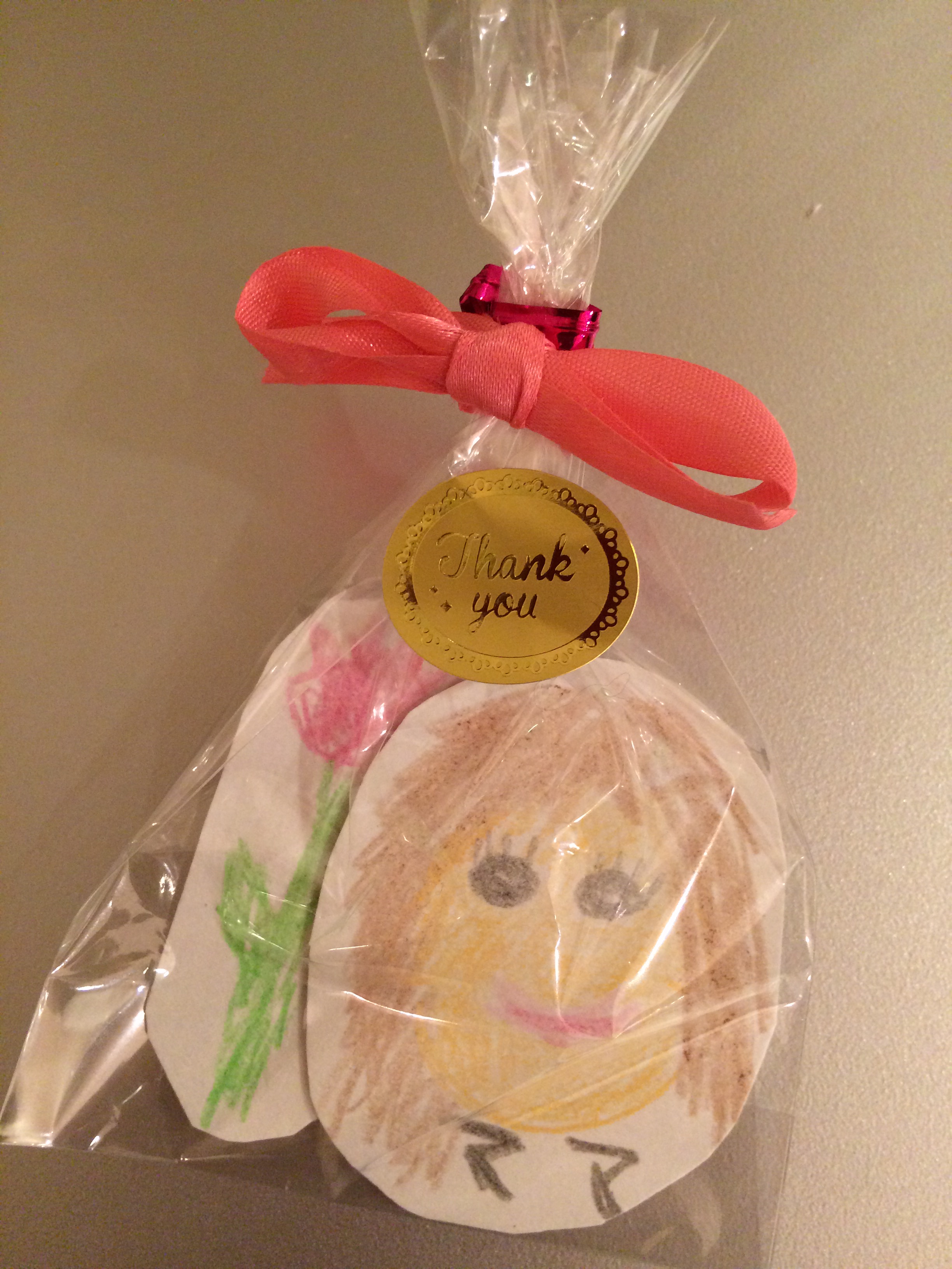 母の日製作 タオル掛けをラップ芯で☆5歳児のプレゼントに│子供と楽しむ折り紙・工作