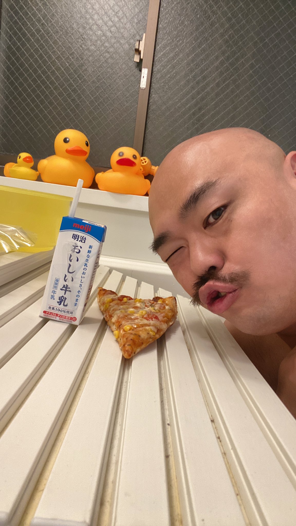 クロちゃん、母からの仕送りは総額で「6000万円」 共演者は絶句「妹からもお小遣いもらってました」ENCOUNT