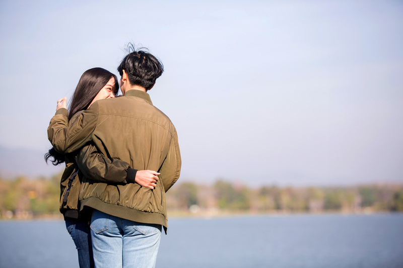 ロマンチックに抱きしめて、特別な人との距離を縮める方法