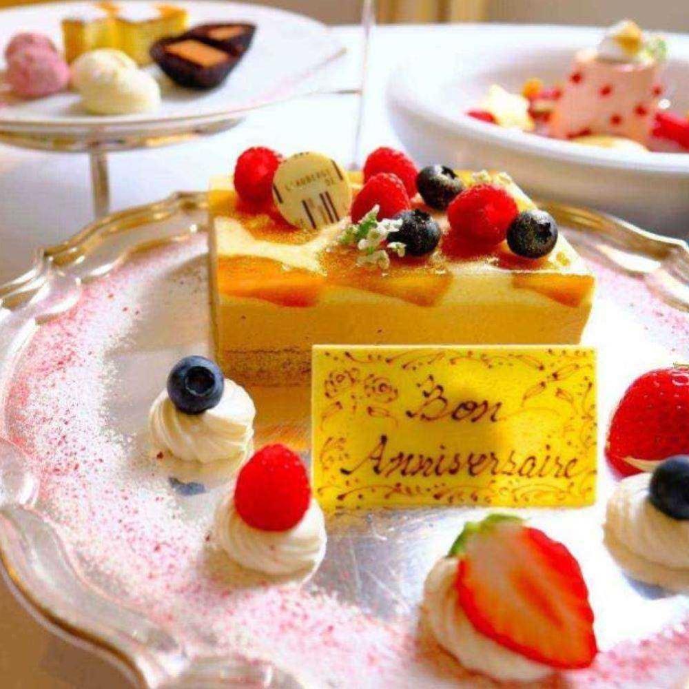 こんにちは！焼肉うしすけです🐮 今回は新しくなったバースデープレートをご紹介いたします🎈 新しく可愛いテイストになりました🌼 ○内容🐾1.メッセージのみ 2.似顔絵+メッセージ 3.人プレート メッセージ4.わんちゃん用肉ケーキ ⚠️5日前までのご予約が必須となり