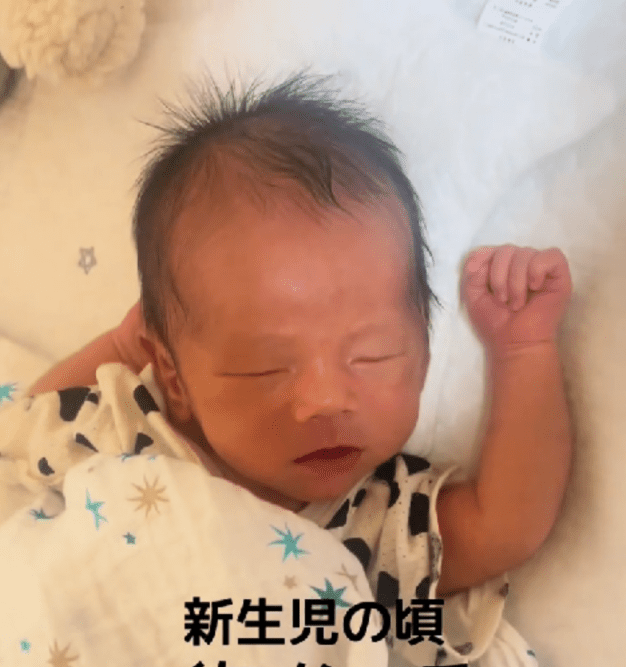 お座り安定してきました🙌💕 それにしてもイケメン 笑イケメンイケメン男子イケメンすぎるイケメン赤ちゃん二重パッチリパッチリ二重親バカ親バカ部親バカ部男の子親バカパパパパパパスタグラム育児ベビスタグラムbabybabyboy