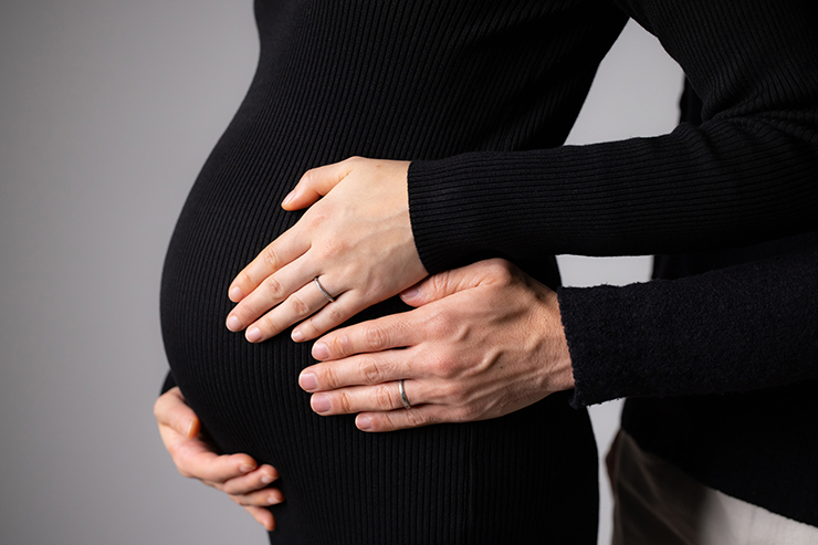 マタニティフォトのセルフ撮影 おしゃれにするコツと人気のポーズ4yuuu