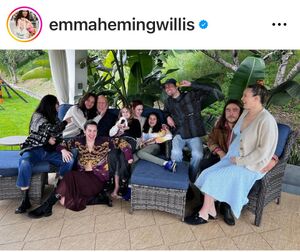 ブルース・ウィリスの末娘、「父親のくだらないクローン」とのアンチコメントに反論「声を上げることが大事」THE RIVER