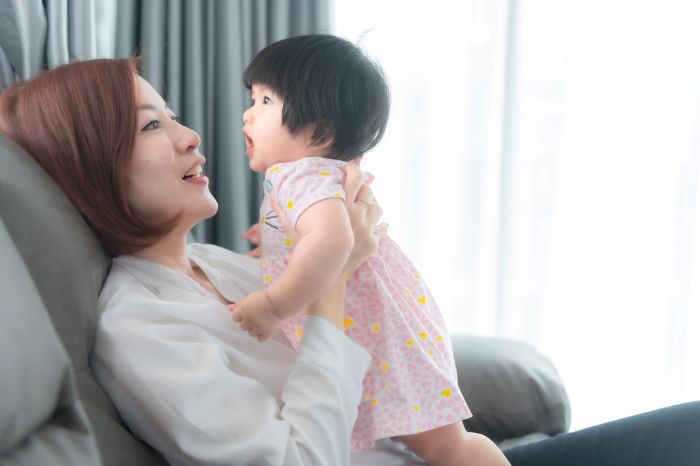 2歳児に人気の手遊びを絵本前の導入に使うと集中できる！春夏秋冬の季節別で紹介！☆ほいぷろ☆保育士の新時代