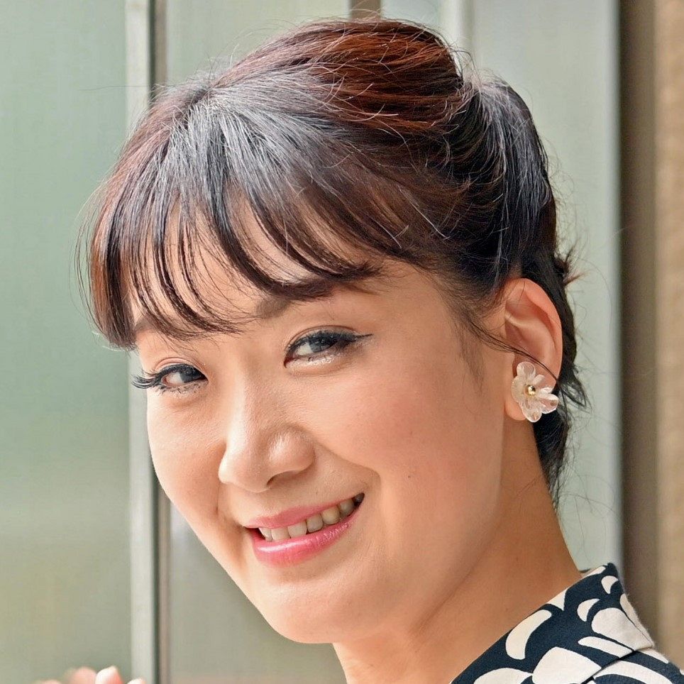 歌手 市川由紀乃さん 越谷市公式ホームページ