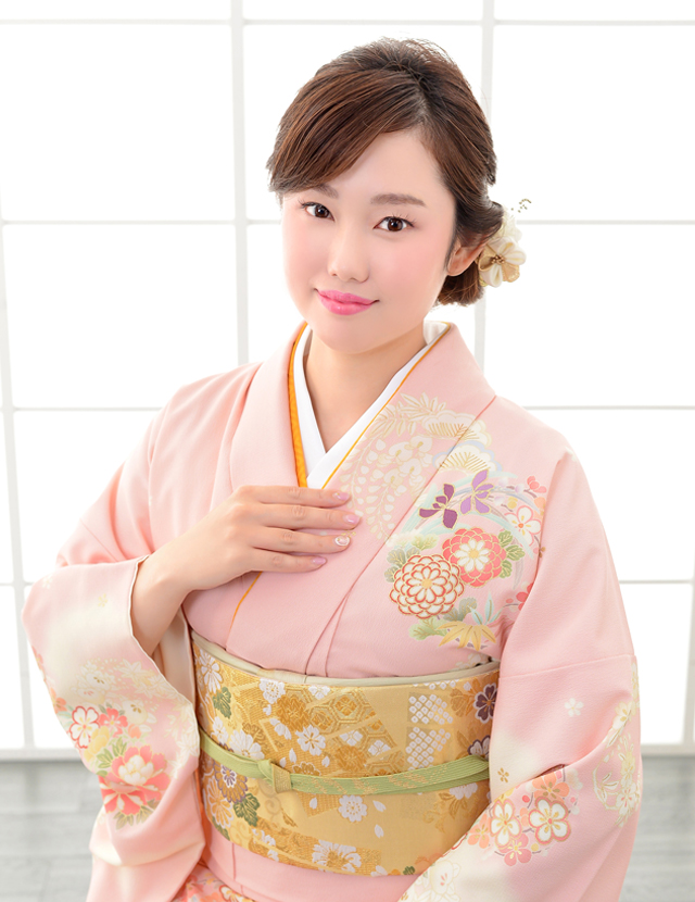 不器用さん絶対みて！ , 今年はセルフアレンジを諦めない、七五三ママヘアˊ˗, アレンジが苦手な方も,挑戦しやすいアレンジかと思います🥰🫶🏻, 和装、洋装どちらにも合うアレンジです♡, 自宅で簡単に綺麗めアレンジを楽しめます！,七五三アレンジのお役に立てると嬉しいです🤌🏻✨,りかアレンジ動画 , そのほかにも, アレンジ動画たくさん投稿してます！！🏠🤍,りかボブアレンジ