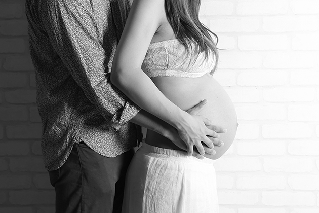 生まれてくる新しい命と共に 普遍的にシンプルに モノクロームの世界を中心に 「命を宿す身体、命を育む母」 の美しさを撮り続けています16年目を迎える studionavel マタニティフォト・ベビーフォトの老舗専門フォトスタジオ 世田谷本店 大宮 名古屋 thanks movie