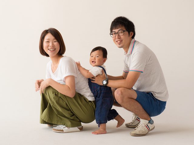 インスタ映えする家族写真とは⁉ おしゃれに撮るポイントとオススメのポーズをご紹介！こそだてまっぷ