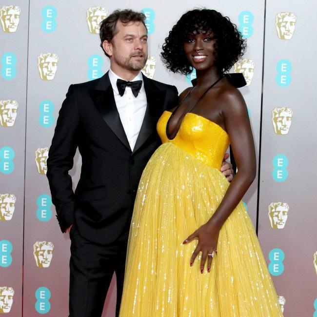 ジョシュア・ジャクソン&ジョディ・ターナー＝スミスがJ.Crewのクリスマスキャンペーンに！メンズセレブ日記