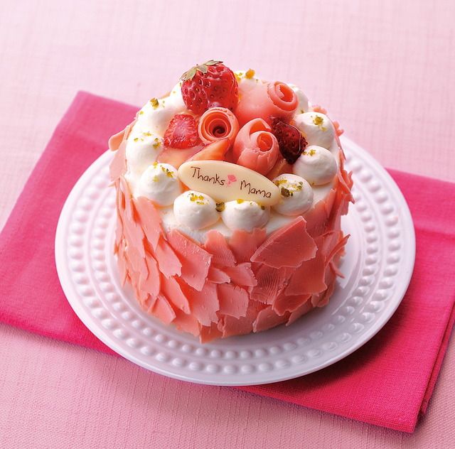 手作りお菓子母の誕生日ケーキ生デコレーションケーキバースデーケーキデコケーキ6号 いちごを探して５件回ったw今季最後のいちごスイーツになるかな ´・ω・｀いちごのミルクレープ 余った材料でいちごのスコップケーキ デコレーションが失敗して嫌になっ