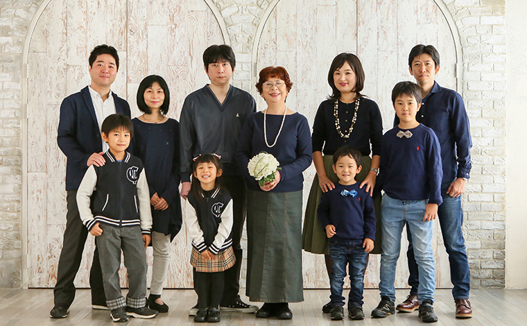 家族写真の服装 カジュアル服のリンクコーデでおしゃれに撮るアイデア - 愛知県名古屋市のフォトスタジオスタジオマイハウス長久手店、名東区店