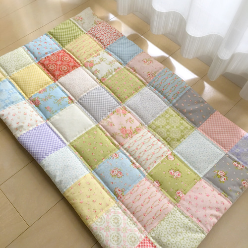 手作りベビー服メモリーブランケット:パーソナライズされたパッチワークの記念品 - Etsy 日本