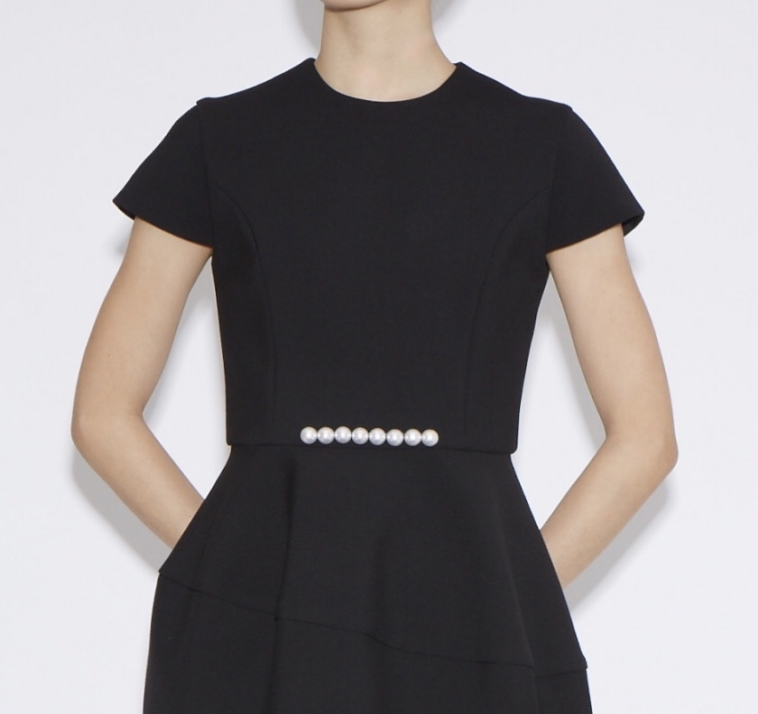 一度着てみたかったyokochanのドレス。 ウェディングパーティーの機会にお試し出来る人気ブランドです。YOKOCHANヨーコチャン参列コーデ参列コーディネート結婚式コーデ結婚式コーディネートレンタルドレスドレスレンタルパーティードレスフォーマル