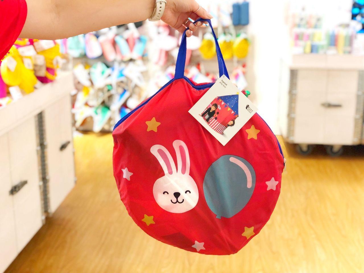 楽天市場フライングタイガー公式 テント プレイハウス 室内テント キッズテント 秘密基地 ごっこ遊び 子ども部屋 インテリアサイズ：119×98×61cm 北欧 : フライングタイガーコペンハーゲン