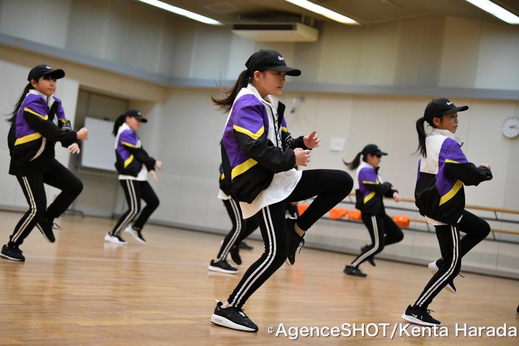 キッズダンス 髪型 紐三つ編みやり方TikTok