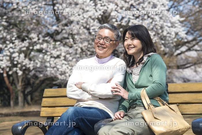 お食事デートならカウンター席！座る位置は右側or左側？HAIR