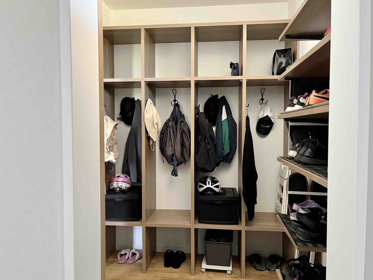 家族ロッカー」のアイデア 7 件ロッカー, クローゼット 収納, 玄関 ロッカ