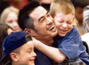 イチローさん ダイヤ７ 福島弓子さん 山７27歳：フォーチュンサイクル「決断」で2000年11月10日に、日本人初のポスティングシステムによる独占交渉権。日本人野手初のメジャーリーガーとなった。転機のゾーン「充実」で結婚。 奥さんは年上なので、33歳愛の収穫ゾーン