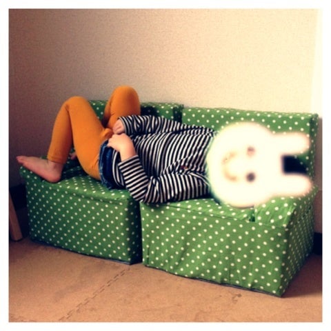 牛乳パックソファ 椅子・背もたれ・肘掛 材料費かけない作り方もぶこむ｡