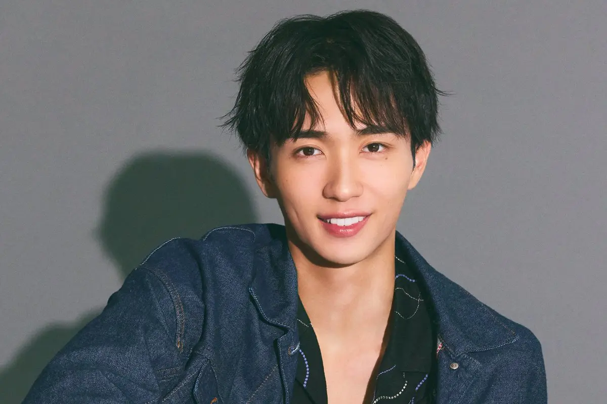 野村康太自撮りたくさん撮ったから載せちゃお〜っと🤳📸右手のピースは綺麗にできる左手は相変わらずInstagram