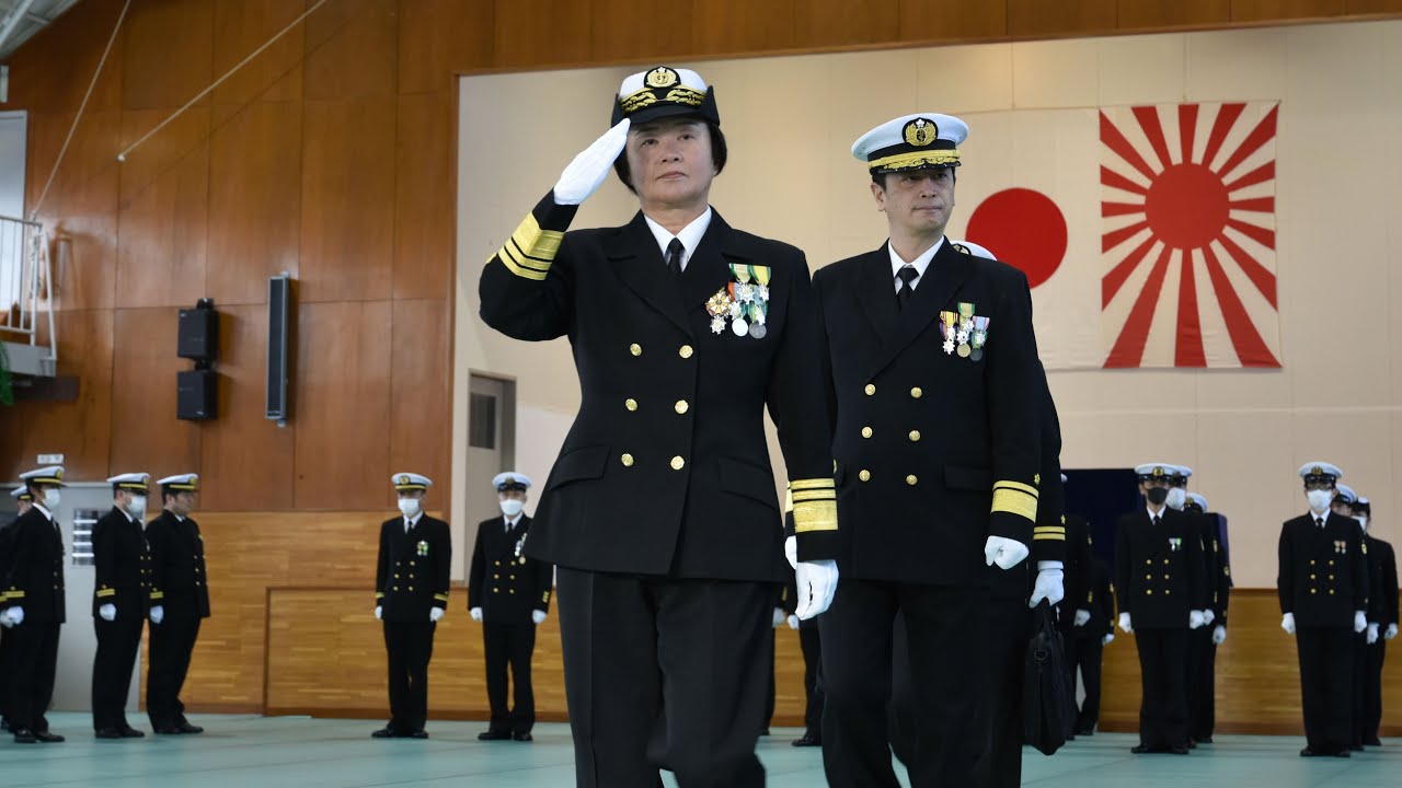海上自衛隊 女性 制服