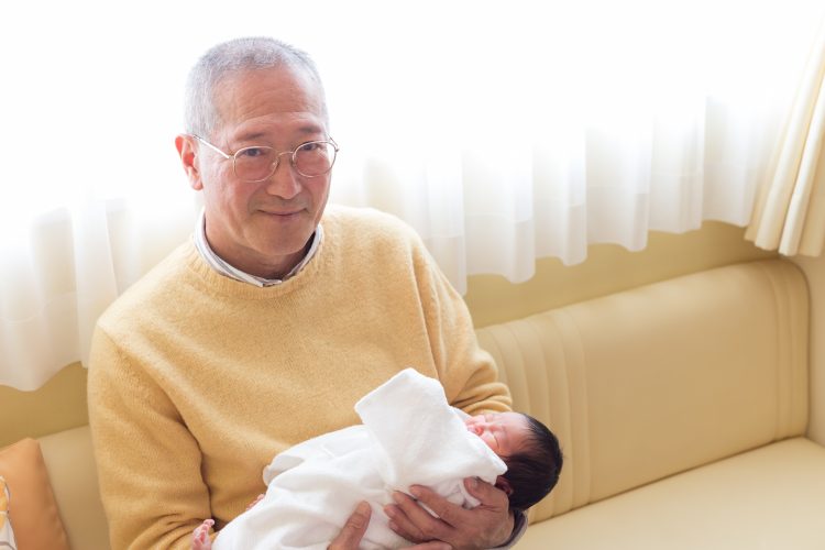 かわいい！癒される！ SNSで大人気のおじいちゃん・おばあちゃん ありのままの日常が魅力的に映る理由とは孫との何気ない掛け合いや「推し活」に励む姿がトレンドに特集ニュース関西テレビ放送 カンテレ