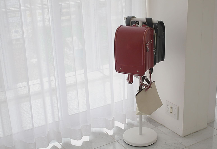 特典付伸縮ランドセルスタンド タワー山崎実業 tower ランドセルラック収納 ランドセル掛け ハンガー リュック 帽子 通園 通学 子供ポールハンガー 子供 鞄 オープンラック 北欧 おしゃれ yamazaki モノトーン ブラック ホワイト 4549 4550 送料無料公式