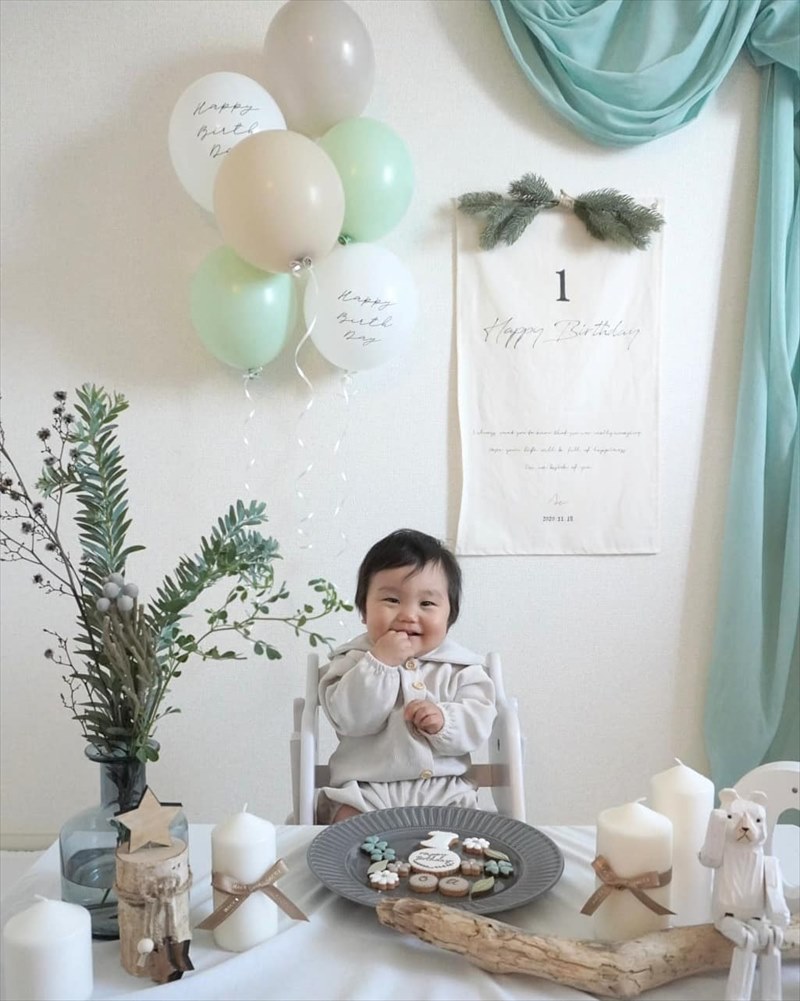 1歳の誕生日}♡100均手作りの飾り付け＊*.兄妹２人育児♡aya's happy blog.*