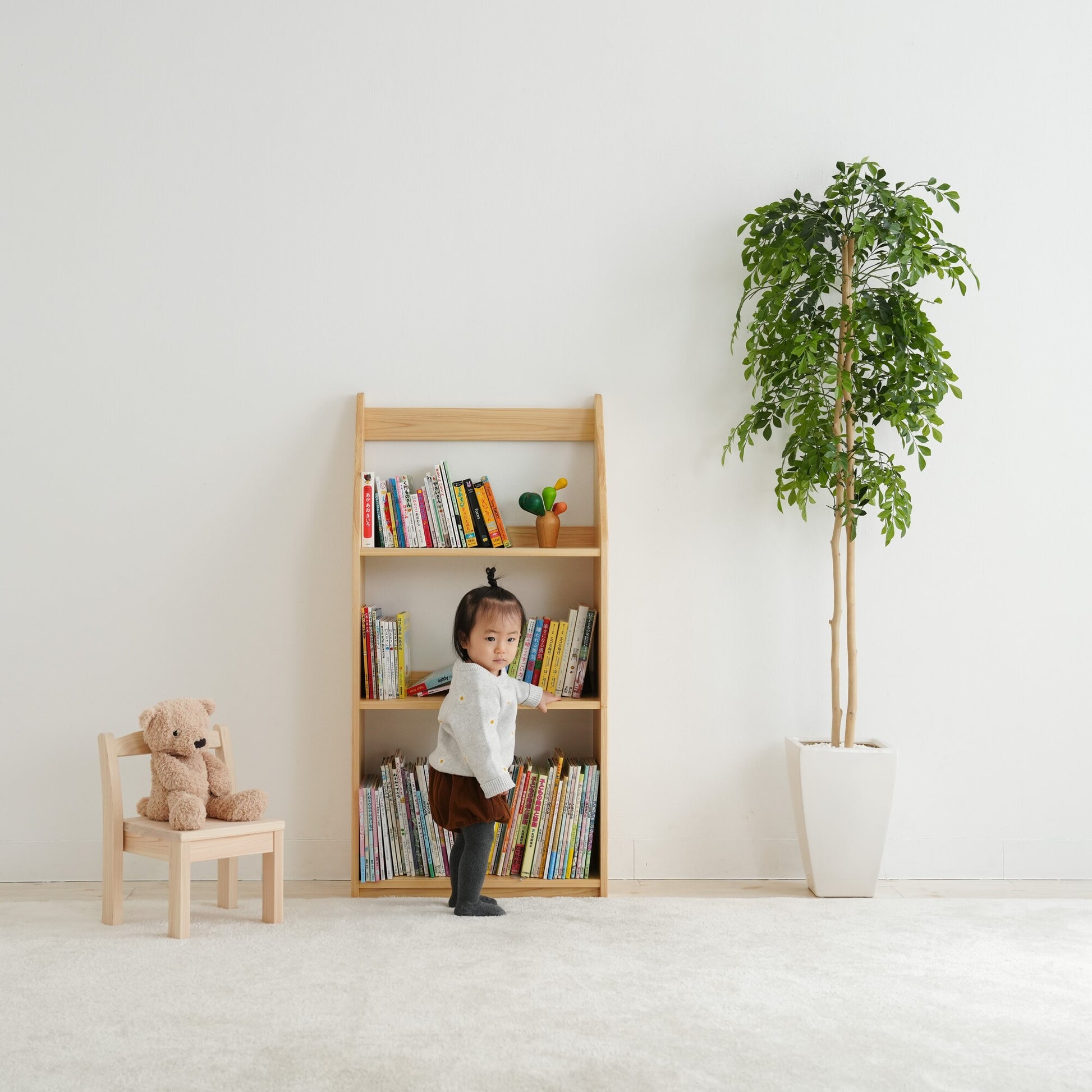 インスタ達人の「絵本収納術」子どもが使いやすくておしゃれなアイデア13選ヨムーノ