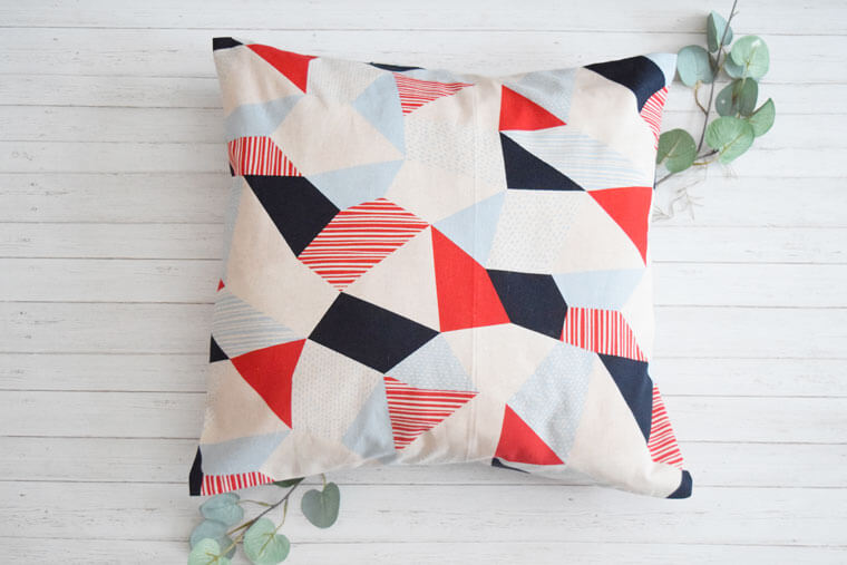 楽天市場 手作り長座布団 お子様向けの可愛らしい柄 日本製 技能士手作り関連ワード ロングクッション ごろ寝布団 昼寝布団 コタツ 車中泊純綿100% 真綿 子供用 入園 幼稚園 保育園 規格外 特殊 別注 職人 68×120 サイズオーダー: 眠りの森 たんごや