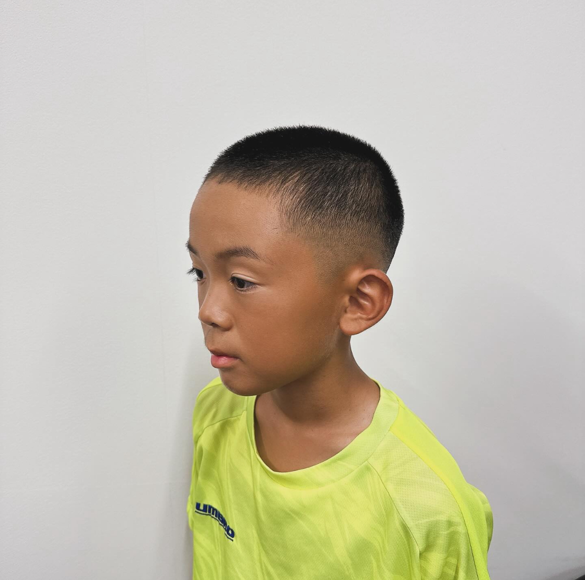 ⌇ 髪質硬さ髪量 丸さ クセ どうしてもしたかったじょりじょり坊主🧑🏼‍🦲 意思TikTok