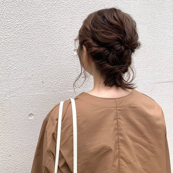 お呼ばれ結婚式 ミディアムヘアー 自分で簡単に出来るヘアアレンジ10選！ - ディズニーランドで結婚式を挙げたい宝くじ好きママ＠京都