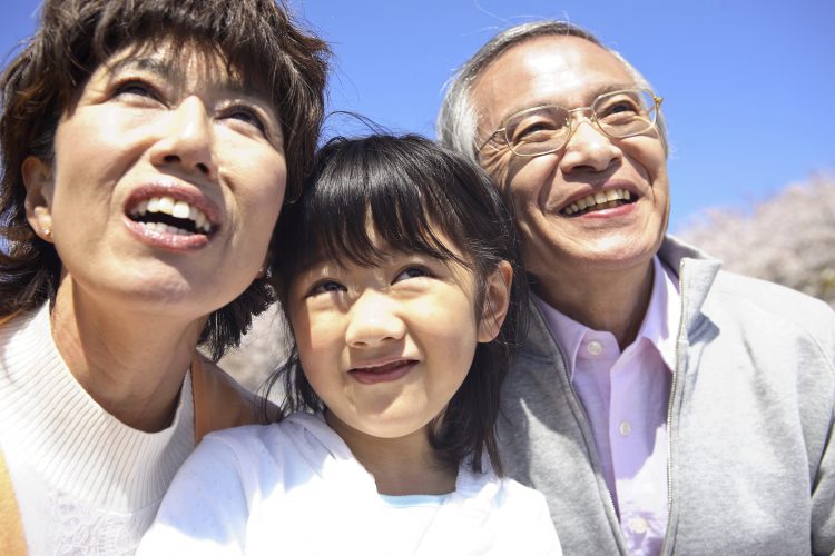 おじいちゃん おばあちゃん に2種類の言い方があるのは おもしろいですよね😃・+・+・+・+・+・+・+・+・ 中国語を通して 趣味や仕事の幅を広げませんか？使える役立つ中国語を配信中📱 いいねやコメントが励みになります