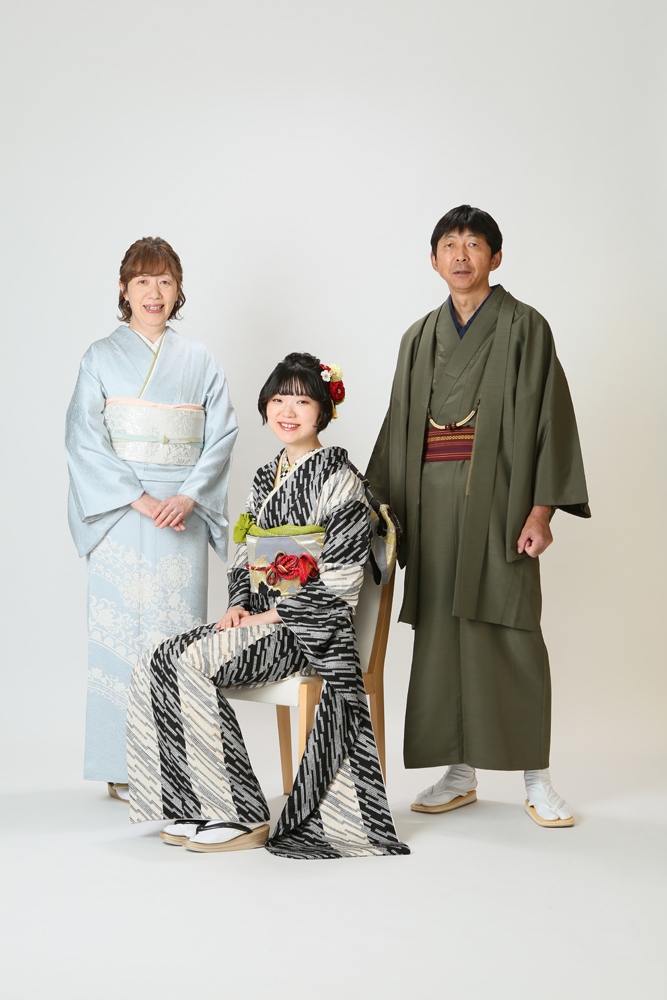 成人式 家族写真も残したい！家族の服装・髪型マナーは？ - 七五三,成人式,フォトウエディングの撮影なら阿部写真舘 茨城 プレイアトレ土浦店へお任せ