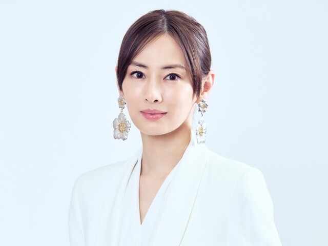ABEMAエンタメ - 北川景子 38 100円均一購入品で4歳長女に作ったミニポーチ披露「売り物みたい!!」