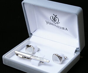 結婚式で新郎にオリジナルカフスボタンをプレゼントするのが素敵marry マリー