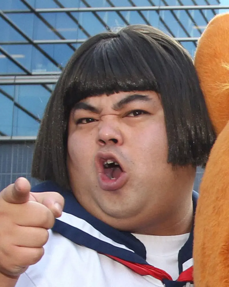 蛍原徹 おかっぱヘア貫く理由告白もポツリ「はやりの髪形とかしたいよ」 - スポニチ Sponichi Annex 芸能