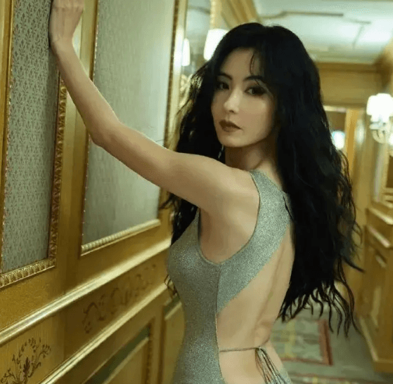 セシリア・チャン長男が10歳の誕生日、父親ニコラス・ツェーは「子供そっちのけで恋愛中」と批判も―香港