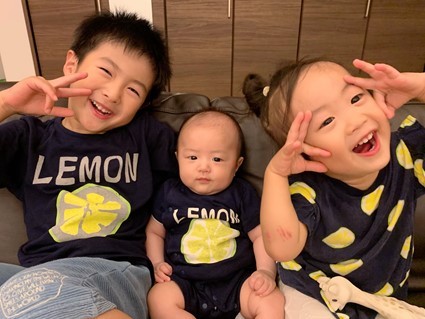 ズリバイが超速！ ほふく前進全開の赤ちゃん！現在唯一の移動手段！ - YouTube