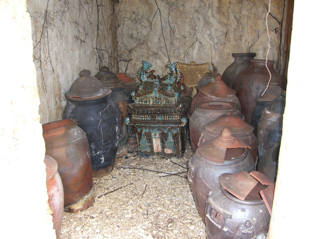 亀甲墓きっこうばか - あまくま琉球 amakuma ryukyu